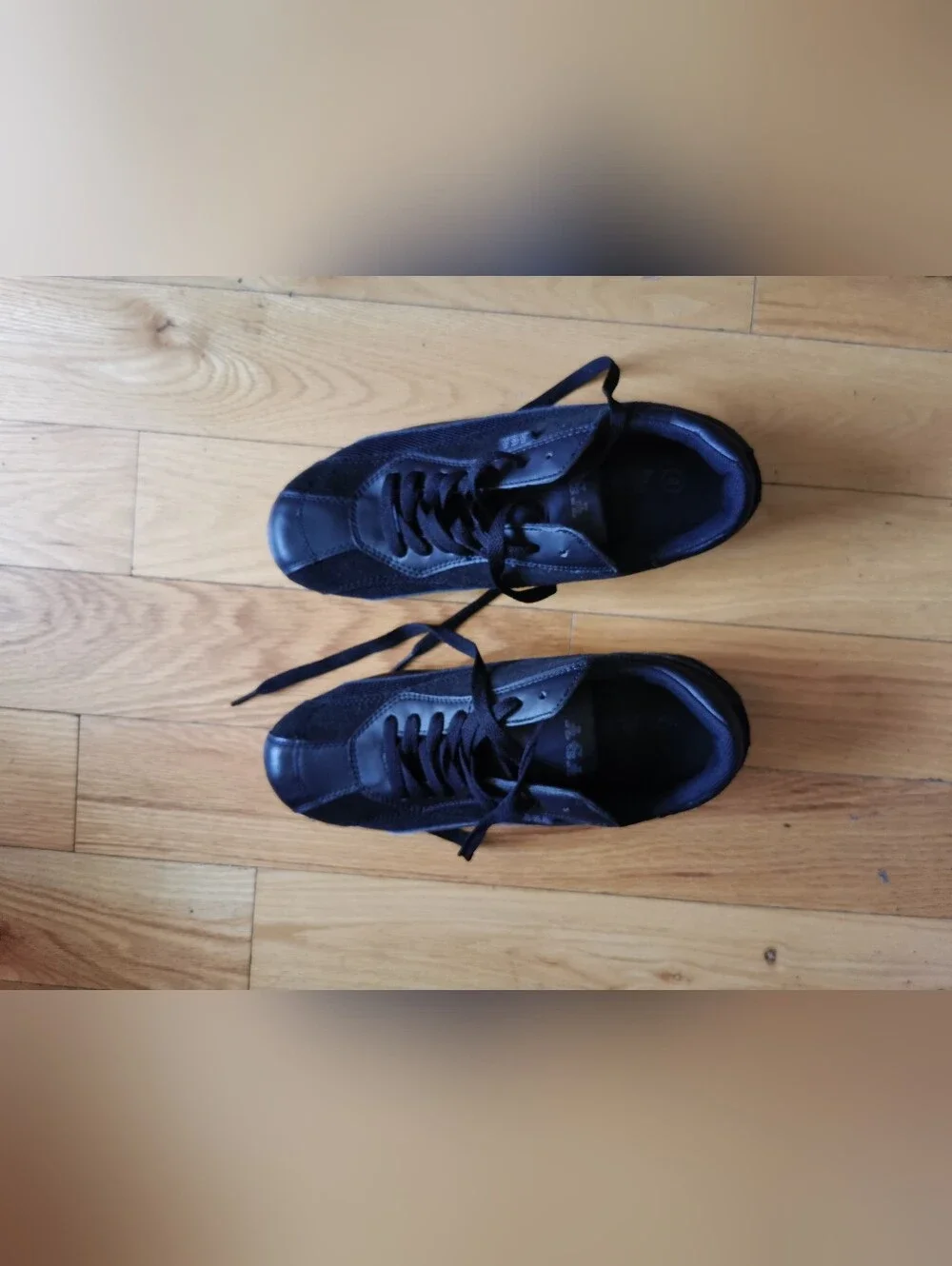 Black sneakers US size 10